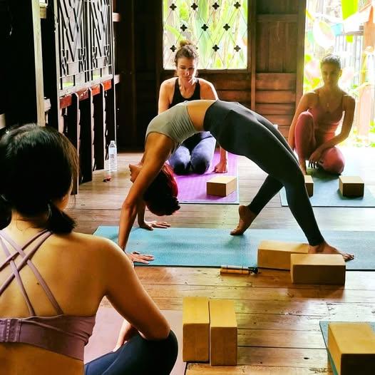 Intermediate yoga class with Kru Annie